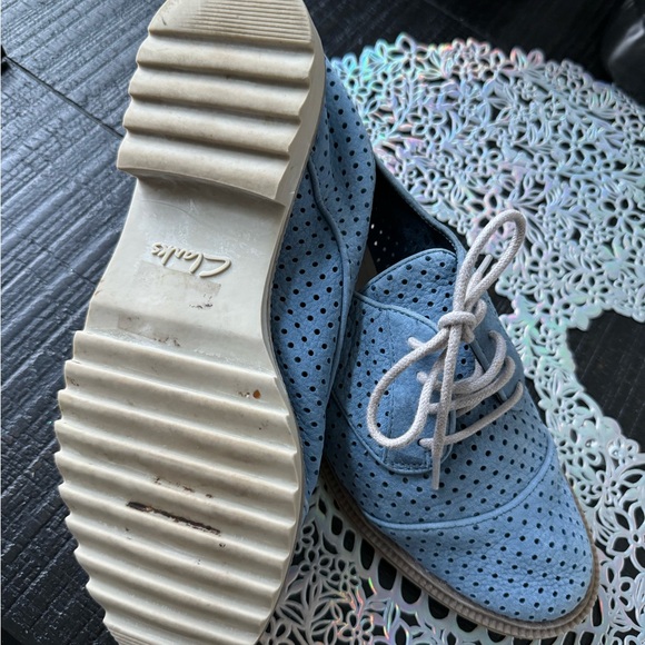 Clarks Somerset Oxford Womens 7 M Baby Blue Perforated Leather Nubuck Shoes - Picture 4 of 4